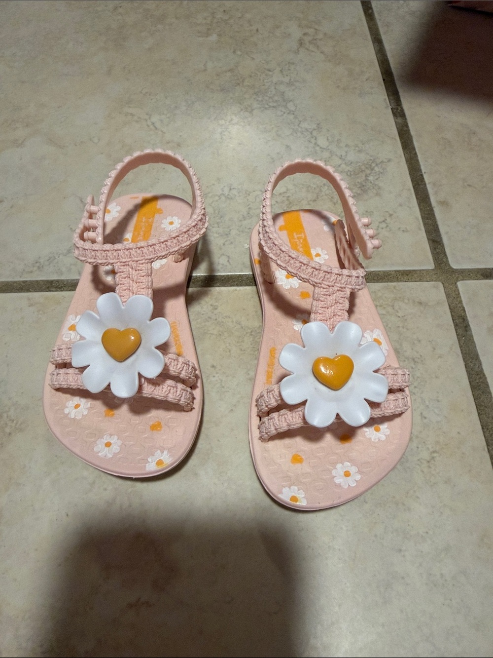 Ipanema Pink Daisy Heart Girls Sandals